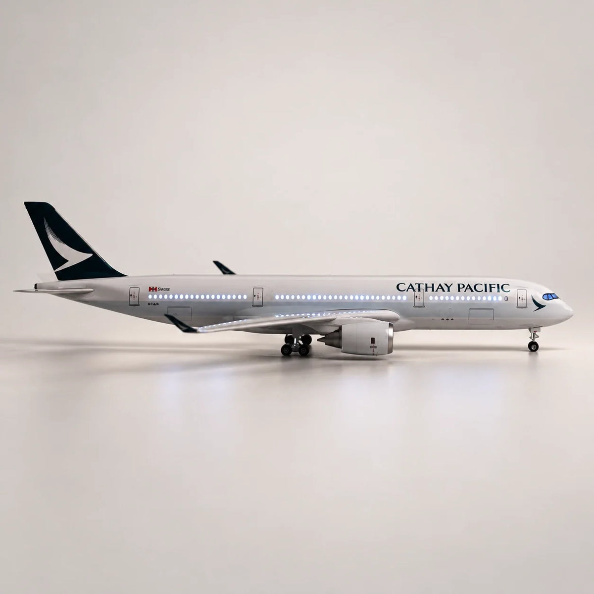 Cathay Pacific Airbus A350 1:142 Scale Model — view 5