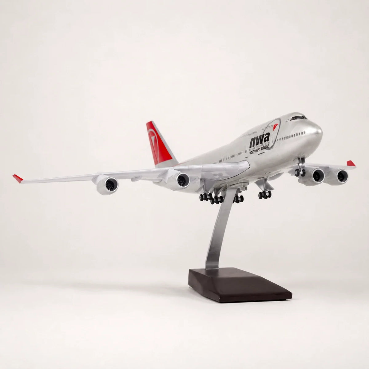 Northwest Airlines Boeing 747 1:150 Scale Model — view 2