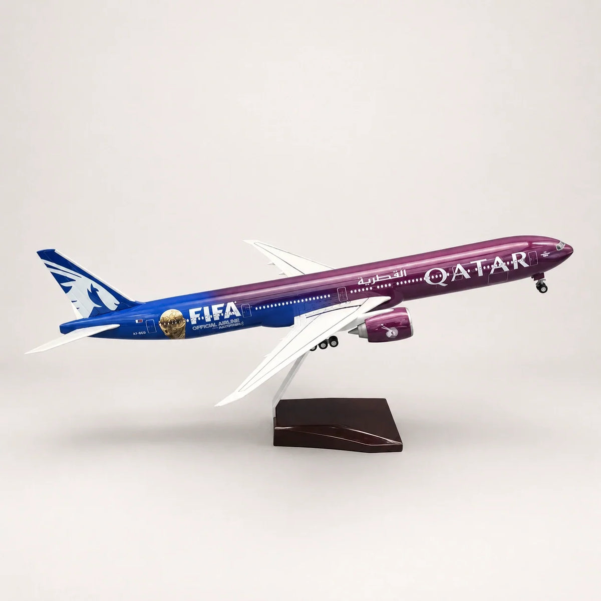 Qatar Airways Boeing 777 FIFA World Cup Edition 2026 1:157 Scale Model — view 2