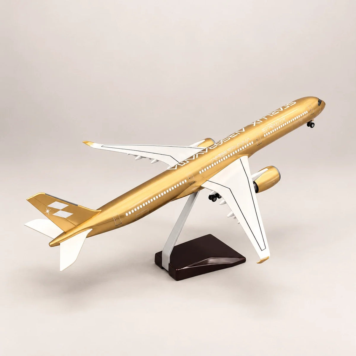 STARLUX Airlines Airbus A350-1000 Gold Livery 1:157 Scale Model — view 4