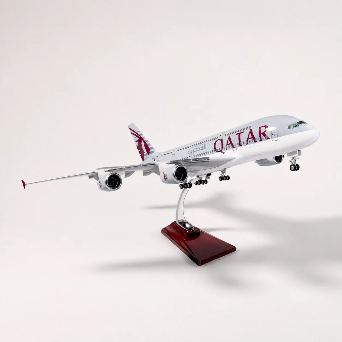 Qatar Airways Airbus A380 1:160 Scale Model — view 4
