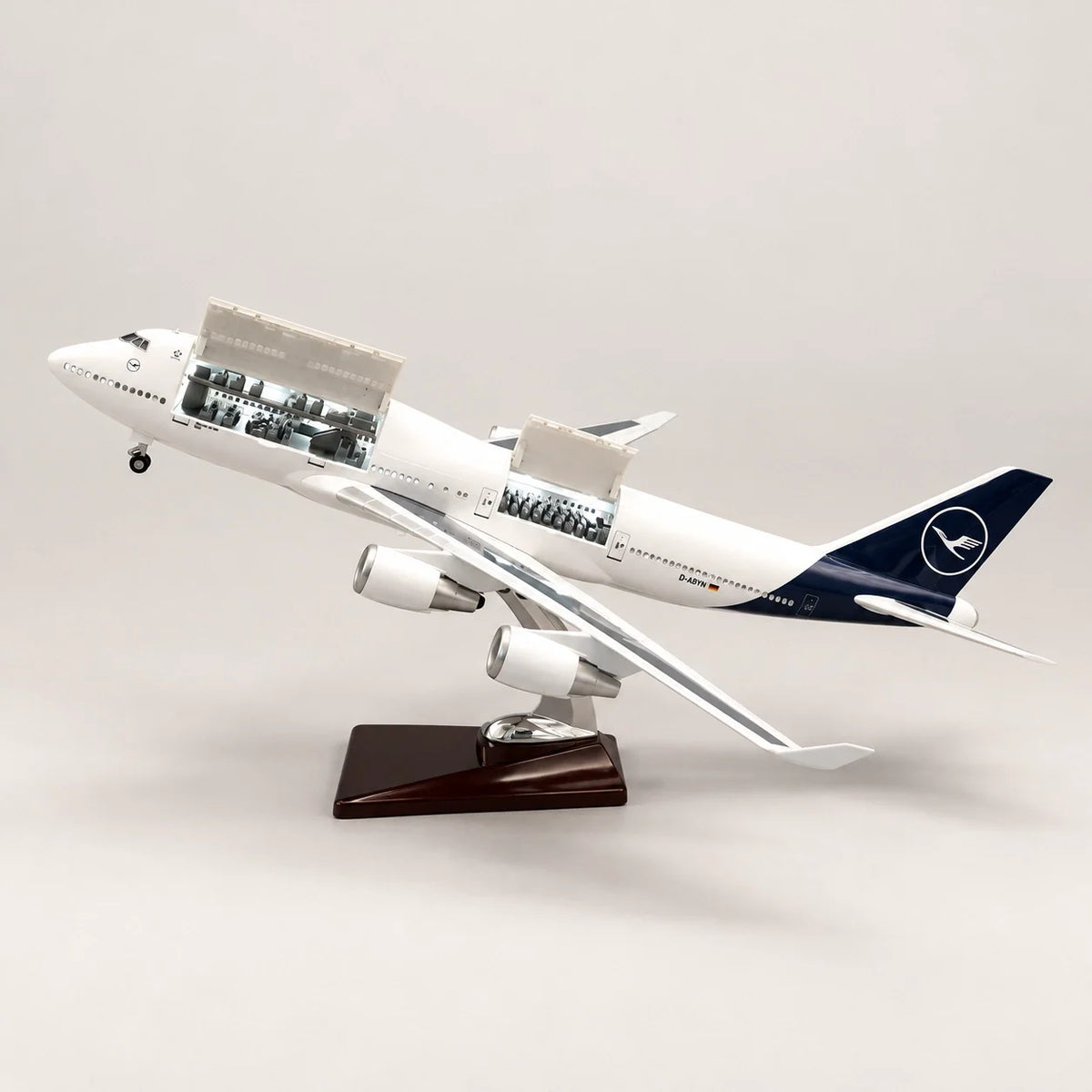 Lufthansa Boeing 747 New Livery 1:150 Scale Model — view 6