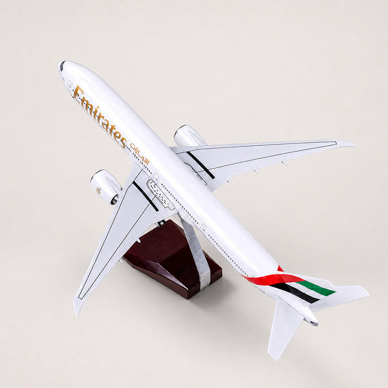 Emirates Boeing 777-300ER 1:157 Scale Model — view 4
