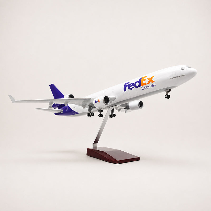 FedEx McDonnell Douglas MD-11 1:130 Scale Model — view 2