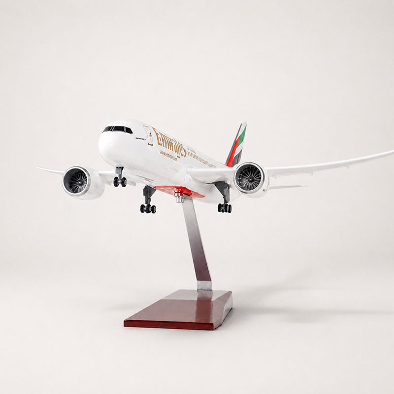 Emirates Boeing 787 1:130 Scale Model — view 3