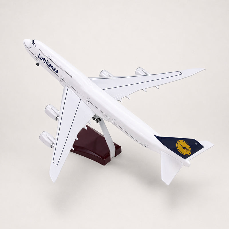 Lufthansa Boeing 747 Classic Livery 1:150 Scale Model — view 4