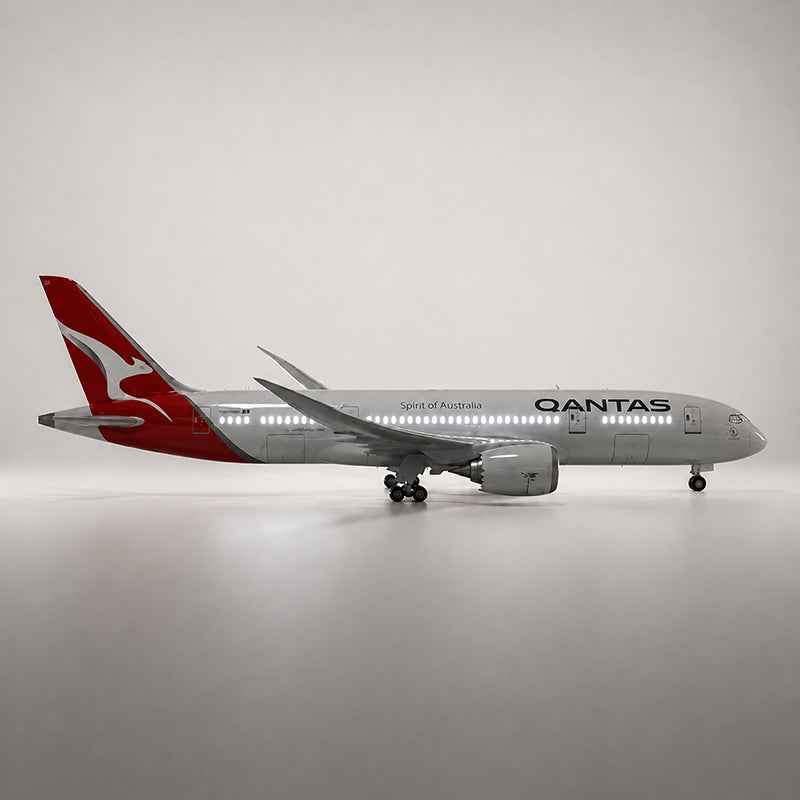 Qantas Boeing 787-9 Dreamliner 1:130 Scale Model — view 7