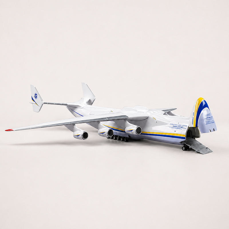 Antonov An-225 Mriya 1:200 Scale Model — view 9