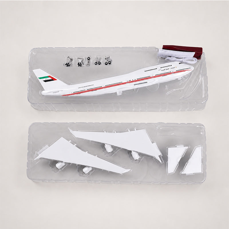 UAE Presidential Flight Boeing 747 1:150 Scale Model — view 10