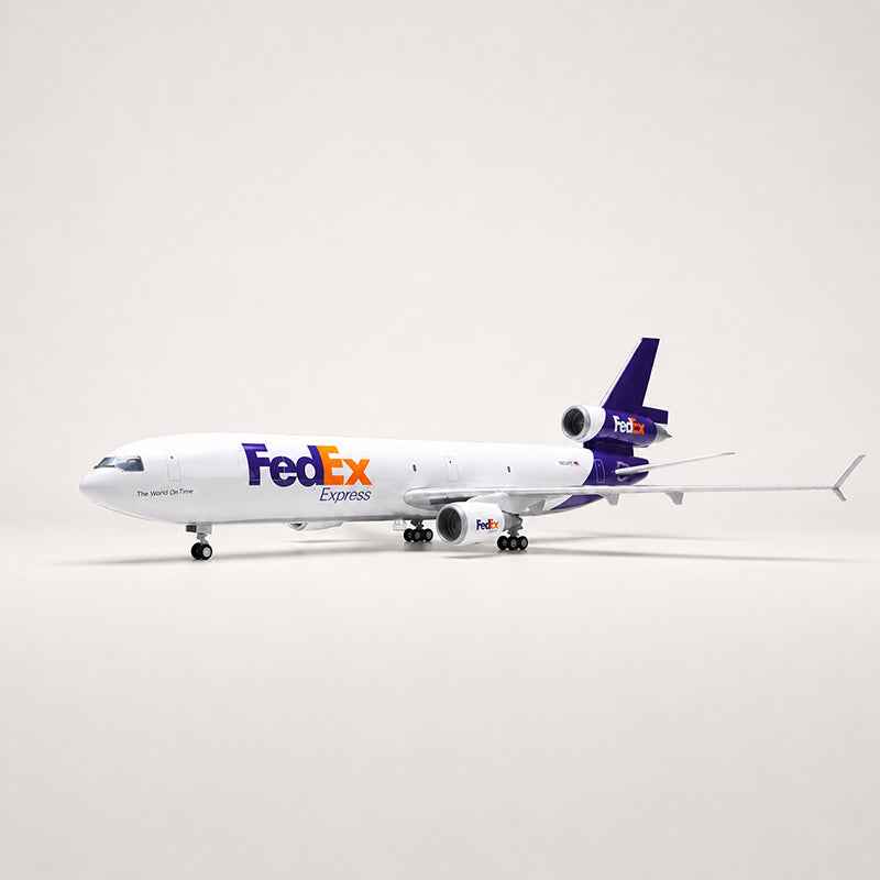 FedEx McDonnell Douglas MD-11 1:130 Scale Model — view 4