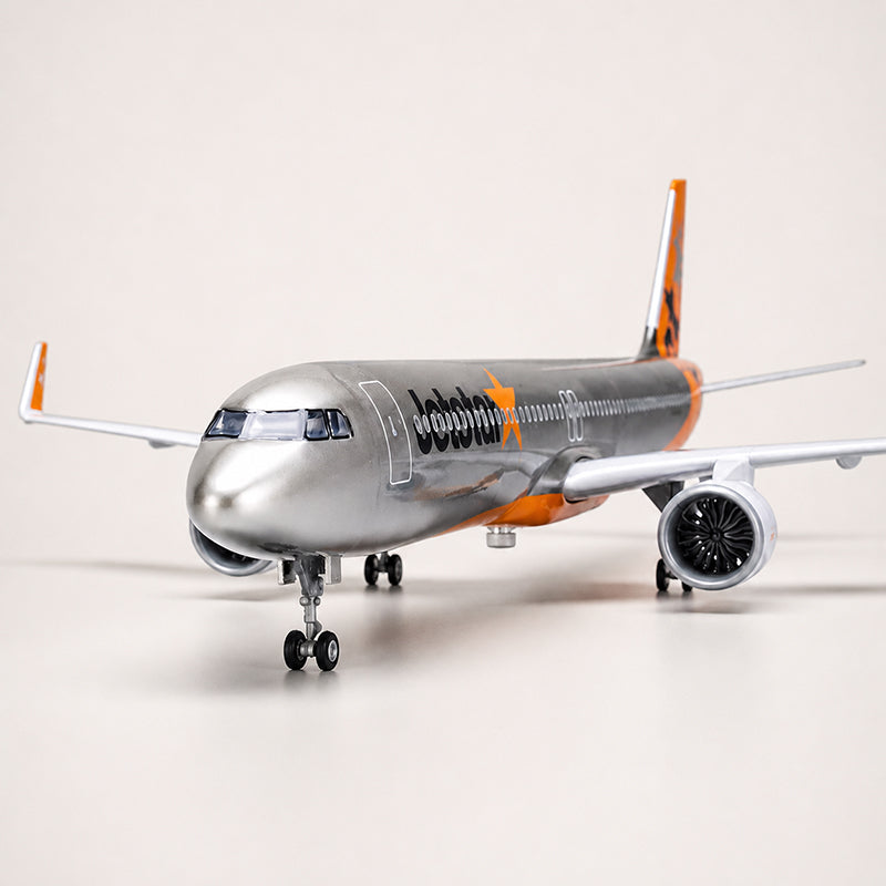 Jetstar Airbus A321neo 1:100 Scale Model — view 4