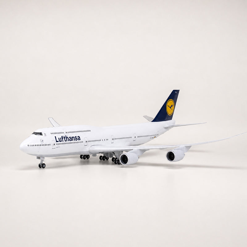 Lufthansa Boeing 747 Classic Livery 1:150 Scale Model — view 6