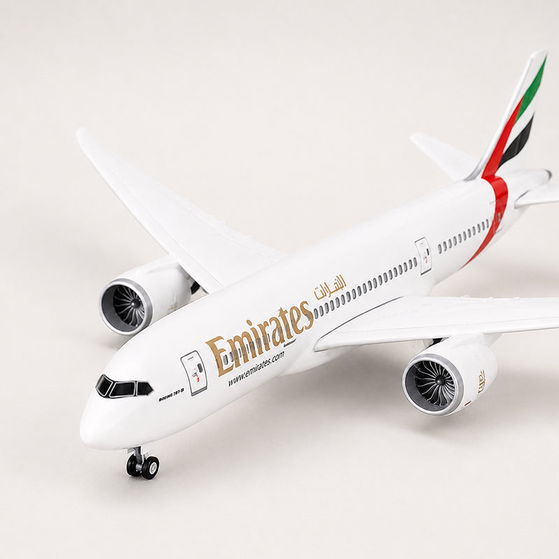 Emirates Boeing 787 1:130 Scale Model — view 5
