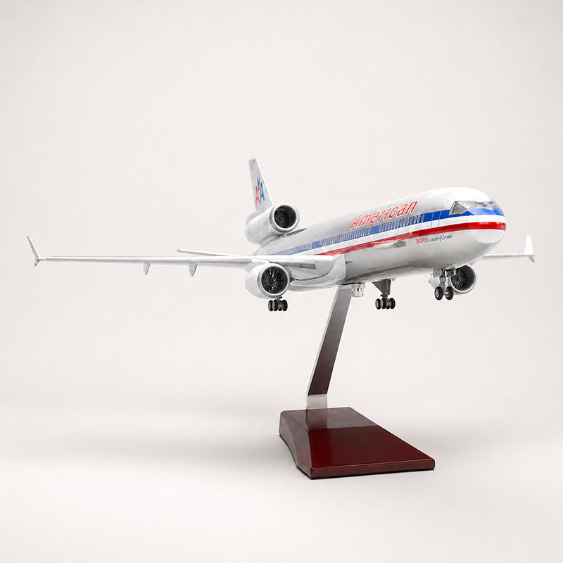 American Airlines McDonnell Douglas MD-11 1:130 Scale Model β view 7