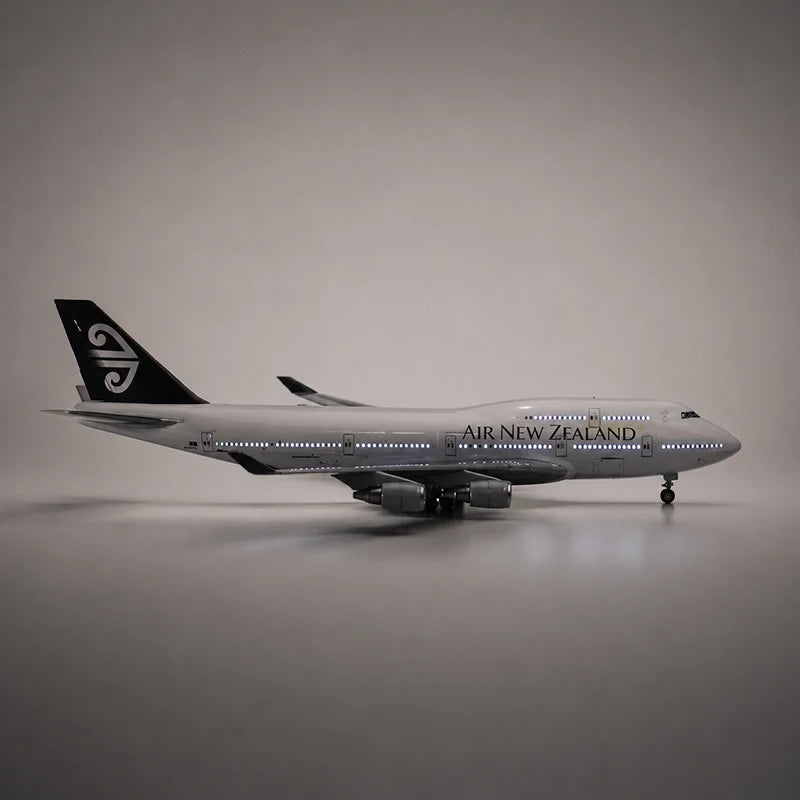 Air New Zealand Boeing 747 1:150 Scale Model — view 5