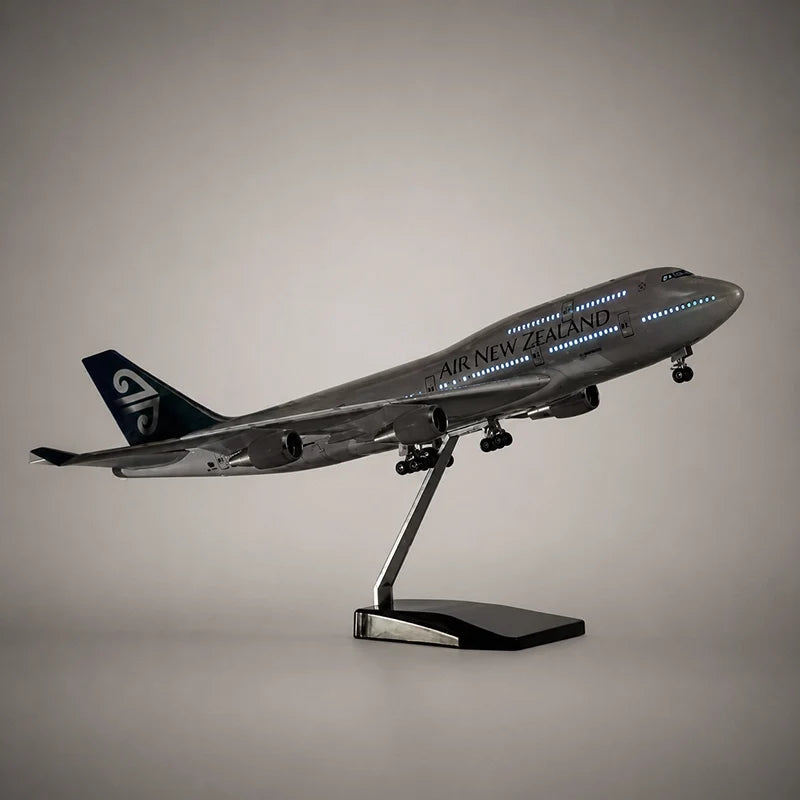 Air New Zealand Boeing 747 1:150 Scale Model — view 3