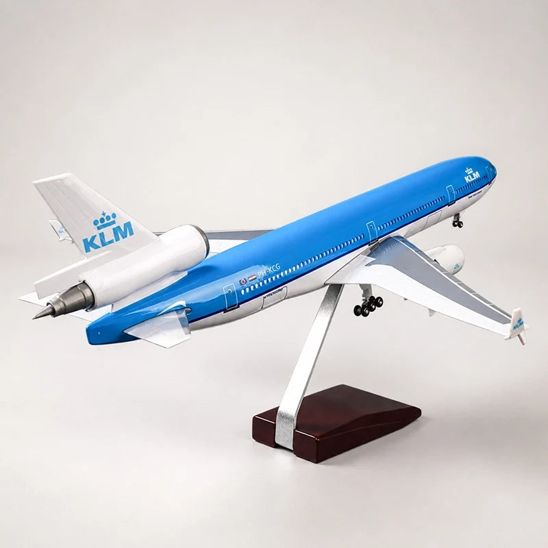 KLM Royal Dutch Airlines McDonnell Douglas MD-11 1:130 Scale Model — view 5
