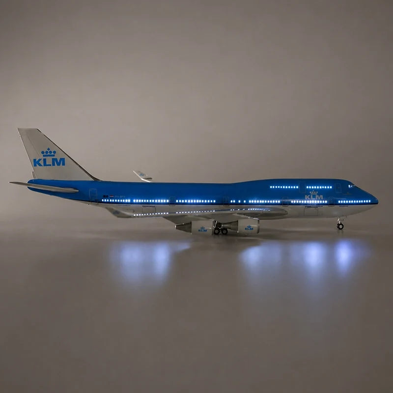 KLM Royal Dutch Airlines Boeing 747-400 1:150 Scale Model — view 8