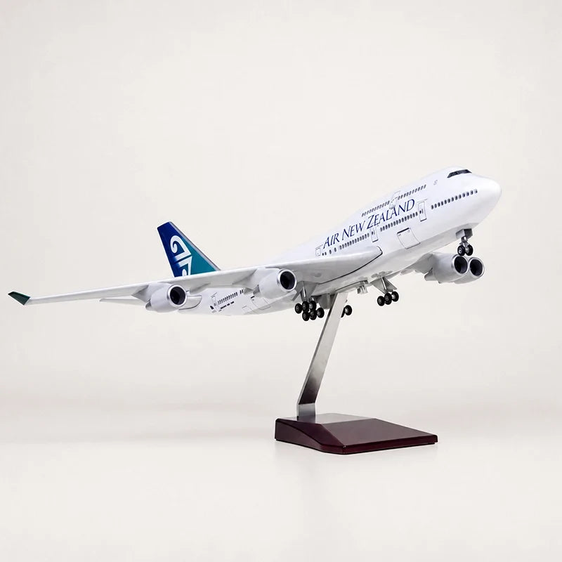 Air New Zealand Boeing 747 1:150 Scale Model — view 2
