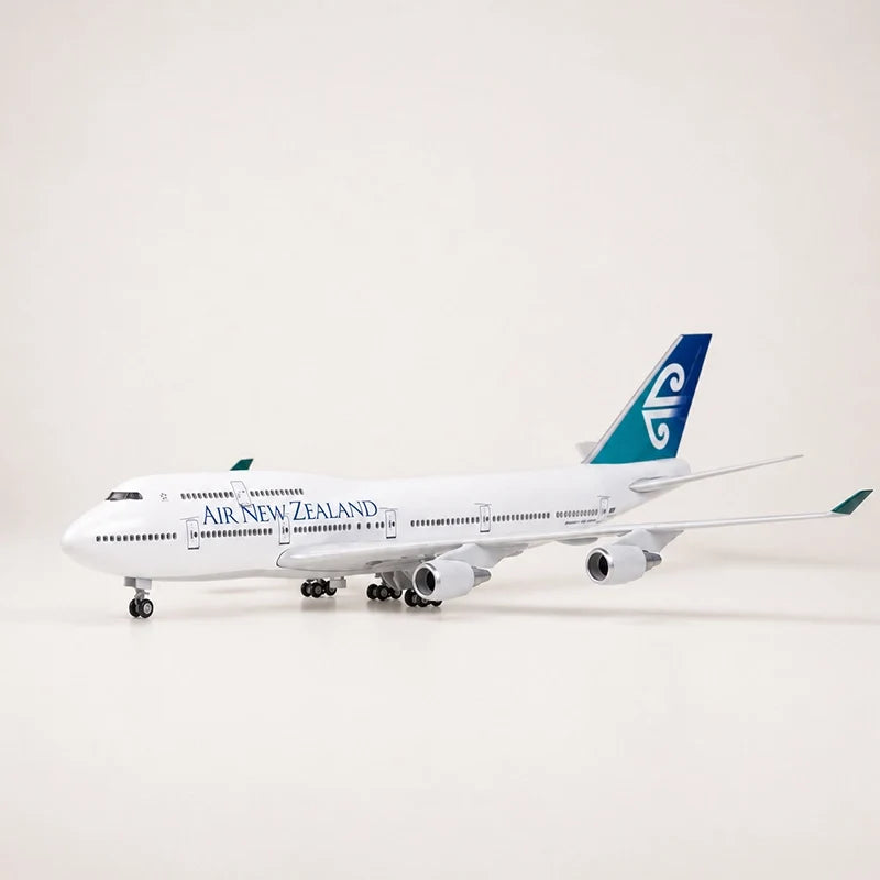 Air New Zealand Boeing 747 1:150 Scale Model — view 4
