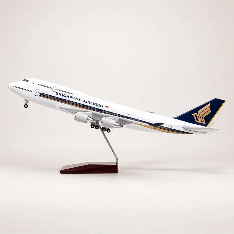 Singapore Airlines Boeing 747 Classic Livery 1:150 Scale Model — view 3