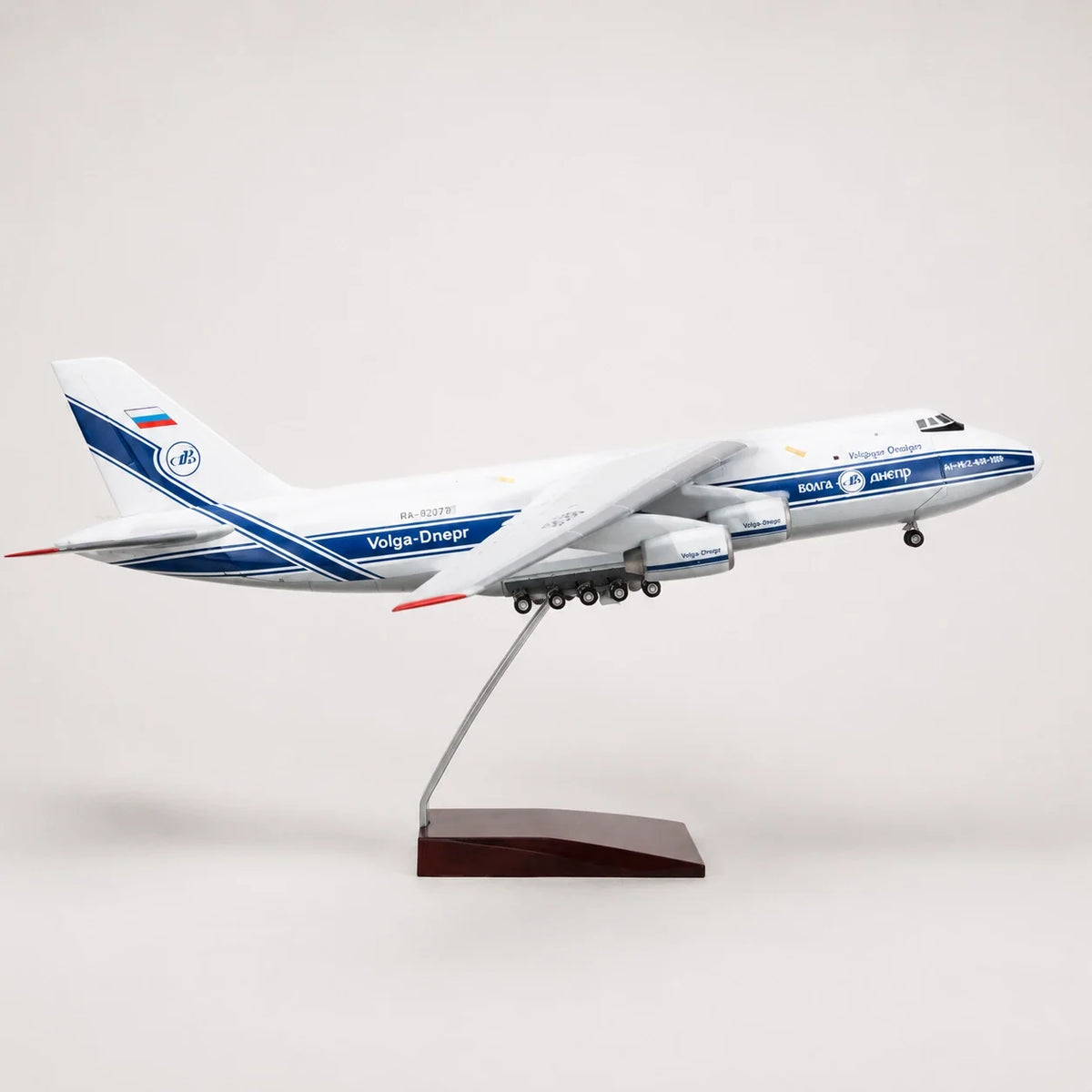 Antonov An-124 Ruslan 1:165 Scale Model