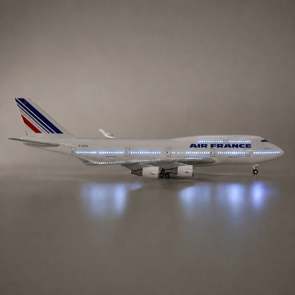 Air France Boeing 747 1:150 Scale Model — view 7