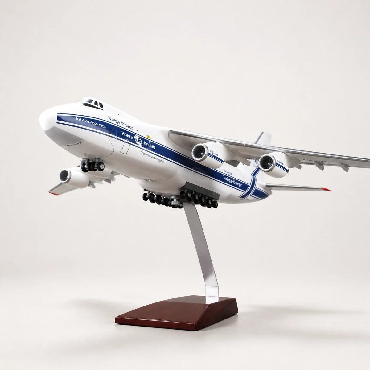 Antonov An-124 Ruslan 1:165 Scale Model — view 3