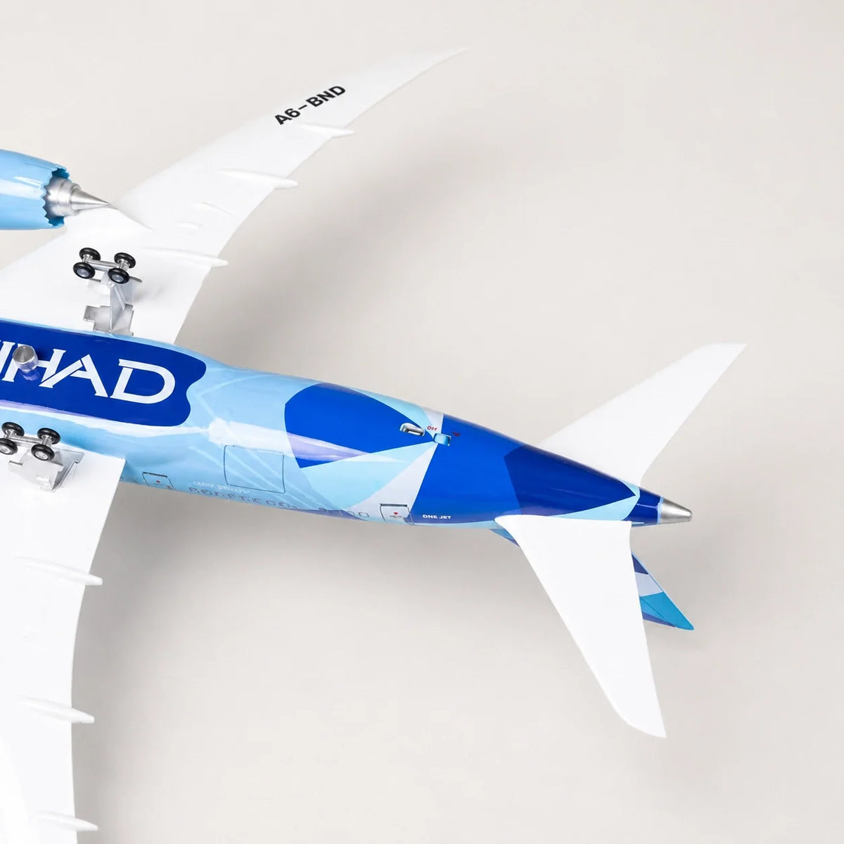 Etihad Airways Boeing 787 Manchester City Edition 1:130 Scale Model — view 8