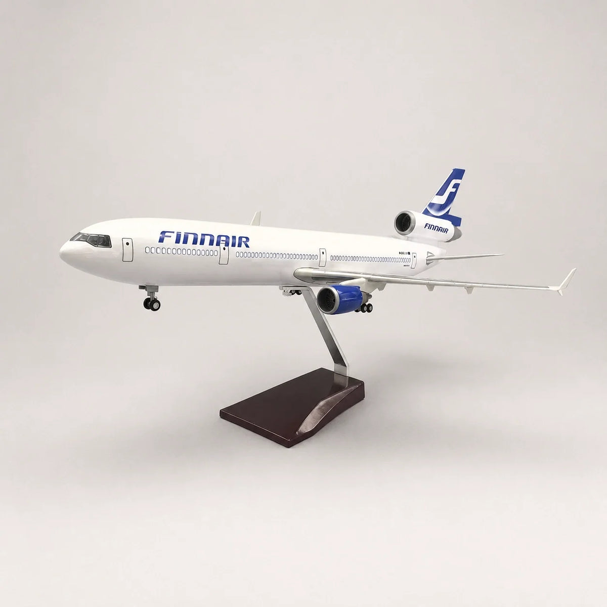 Finnair McDonnell Douglas MD-11 1:130 Scale Model — view 5