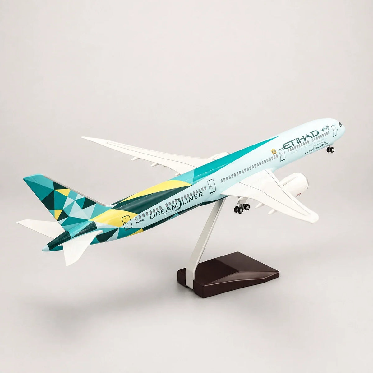 Etihad Airways Boeing 787-10 Dreamliner Greenliner Edition 1:145 Scale Model — view 6