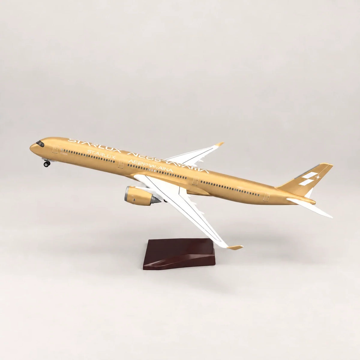 STARLUX Airlines Airbus A350-1000 Gold Livery 1:157 Scale Model
