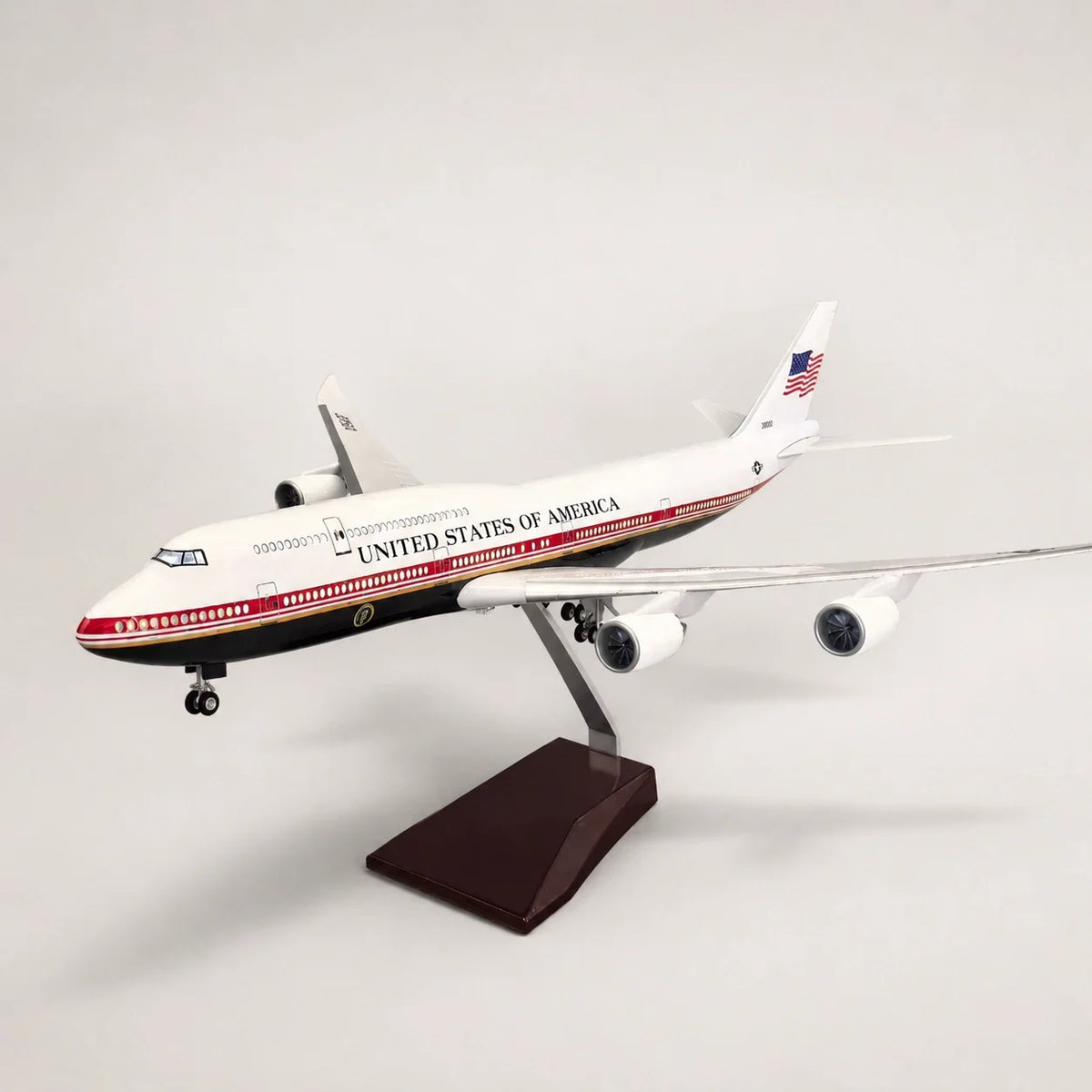 USAF Boeing 747 Presidential Aircraft 1:150 Scale Model — view 6