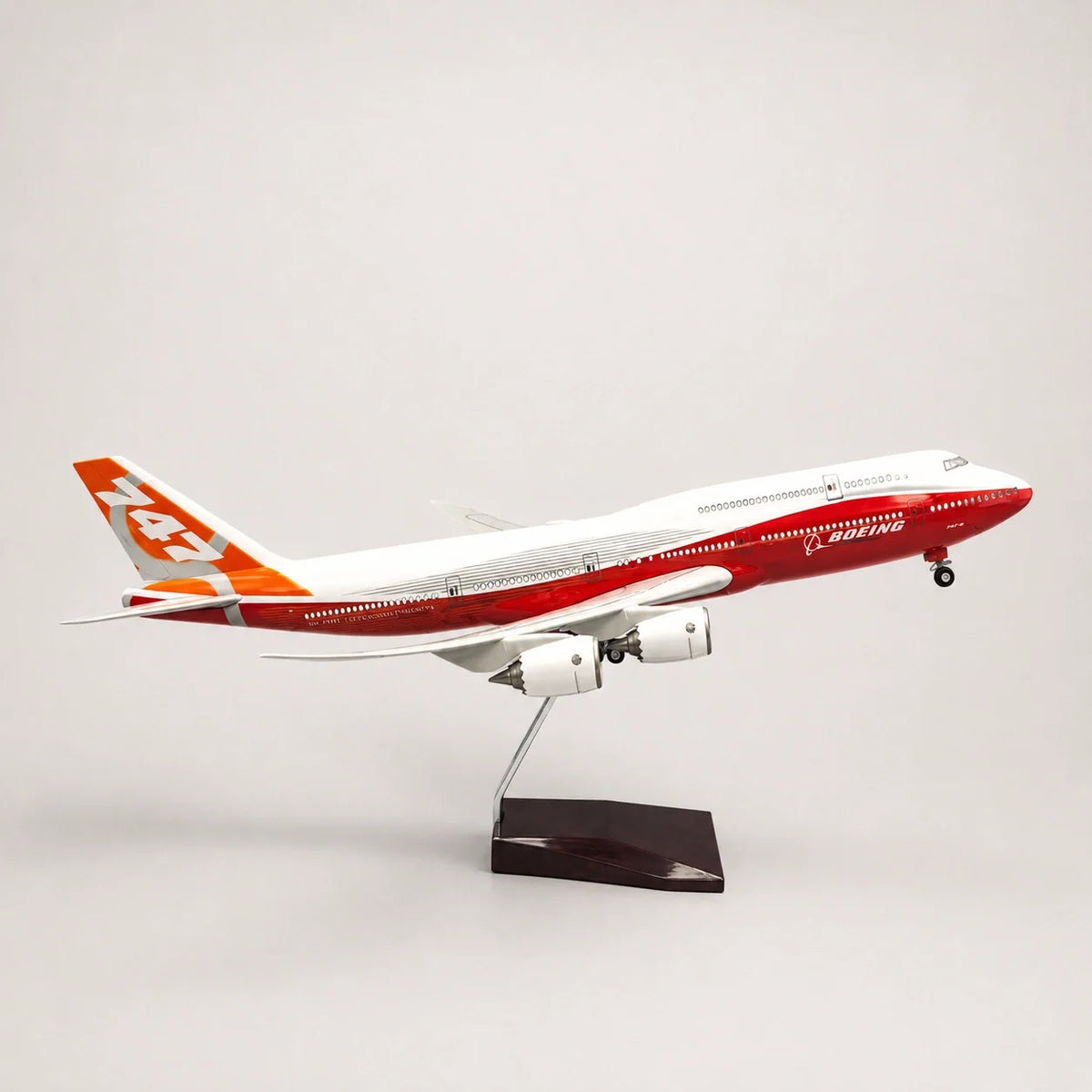 Boeing 747-8 Intercontinental Prototype 1:150 Scale Model — view 5