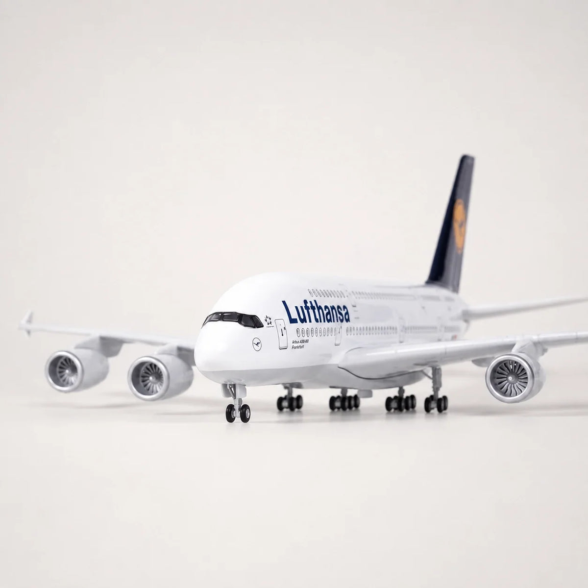 Lufthansa Airbus A380 Classic Livery 1:160 Scale Model — view 6