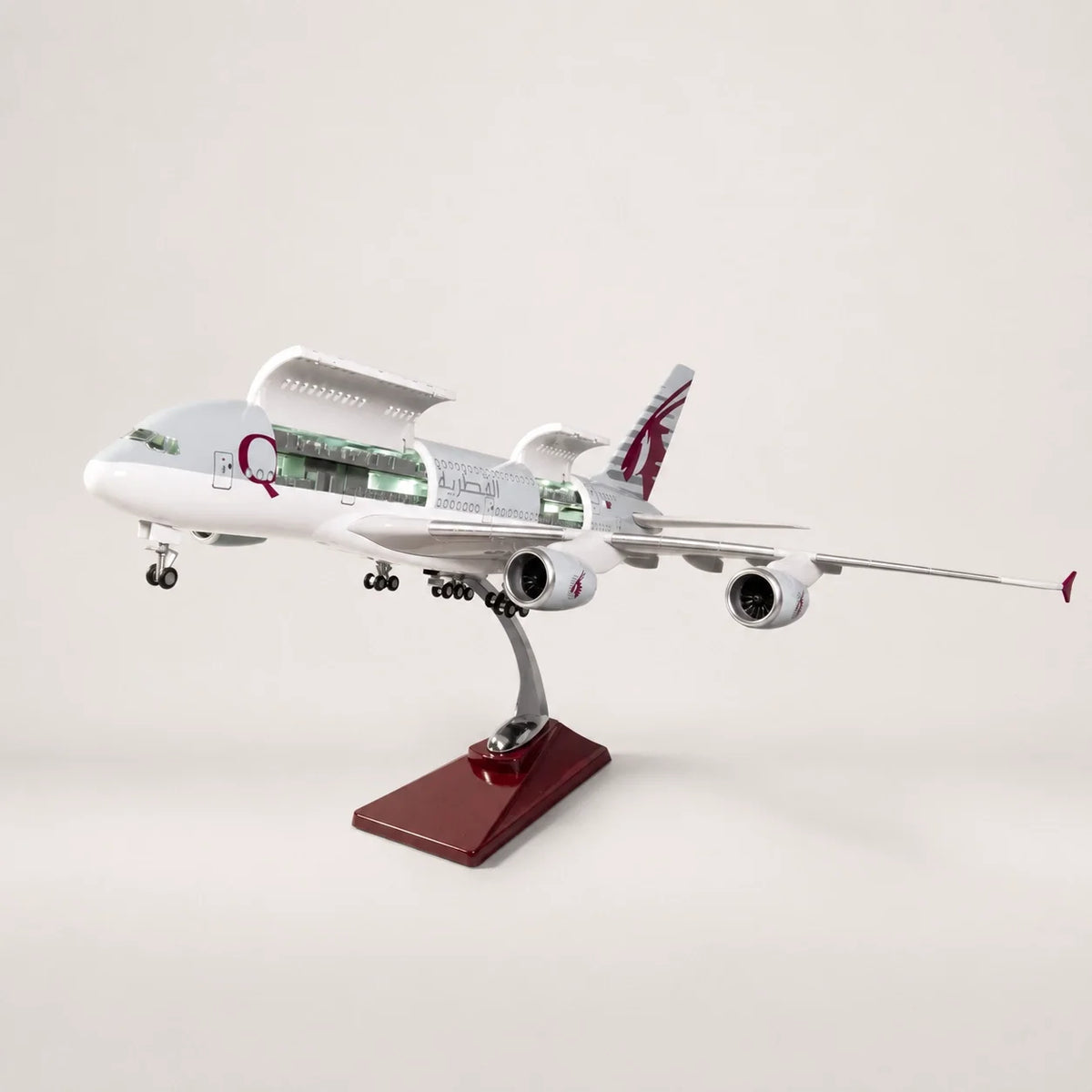 Qatar Airways Airbus A380 1:160 Scale Model — view 5