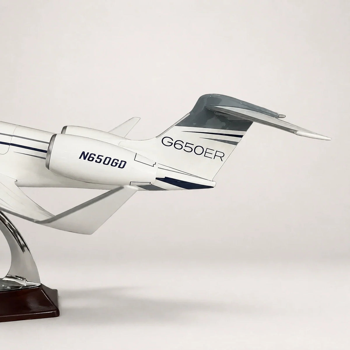 Gulfstream G650ER 1:50 Scale Model — view 16