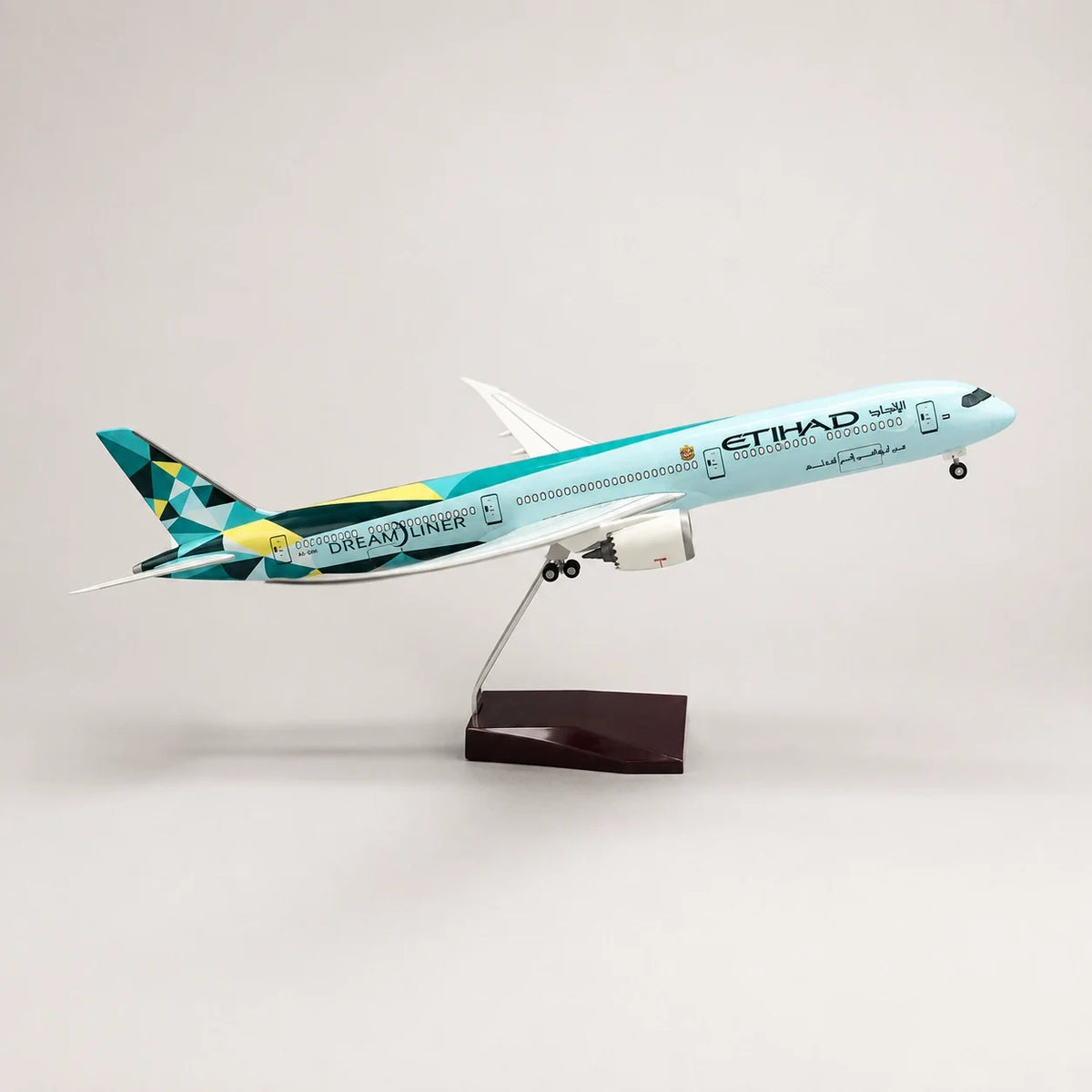Etihad Airways Boeing 787-10 Dreamliner Greenliner Edition 1:145 Scale Model — view 3