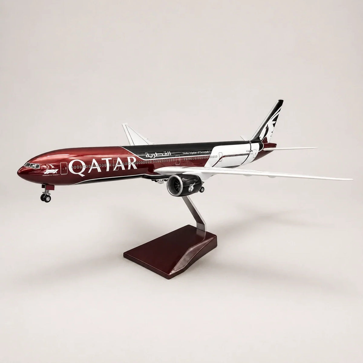 Qatar Airways Boeing 777 Formula 1 Edition 1:157 Scale Model — view 4