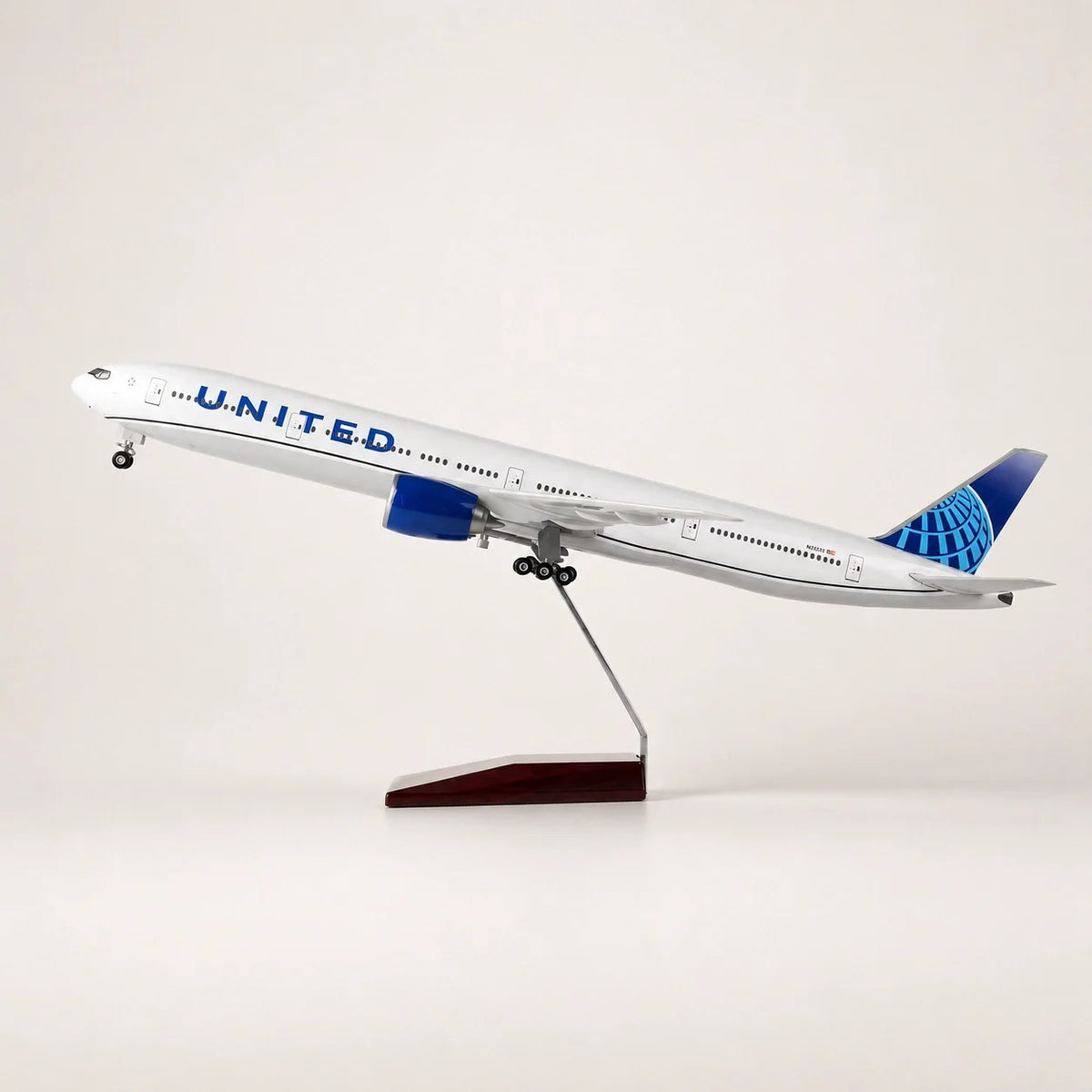 United Airlines Boeing 777 1:157 Scale Model