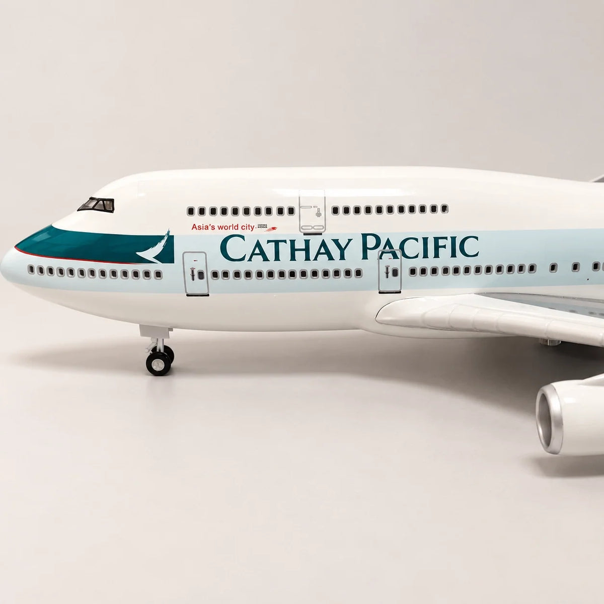 Cathay Pacific Boeing 747 1:150 Scale Model — view 3