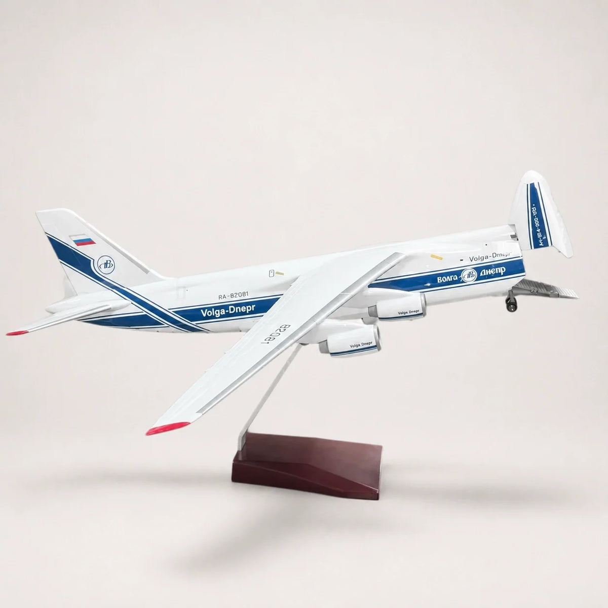 Antonov An-124 Ruslan 1:165 Scale Model — view 2