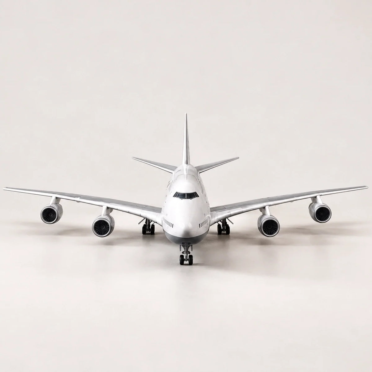 Pan American World Airways Boeing 747-400 1:150 Scale Model — view 9