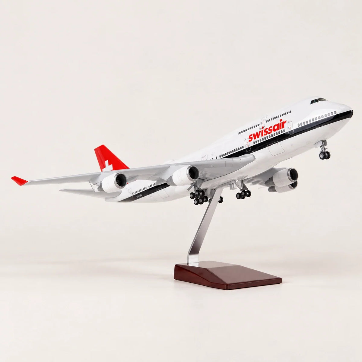 SWISS Boeing 747 1:150 Scale Model — view 4