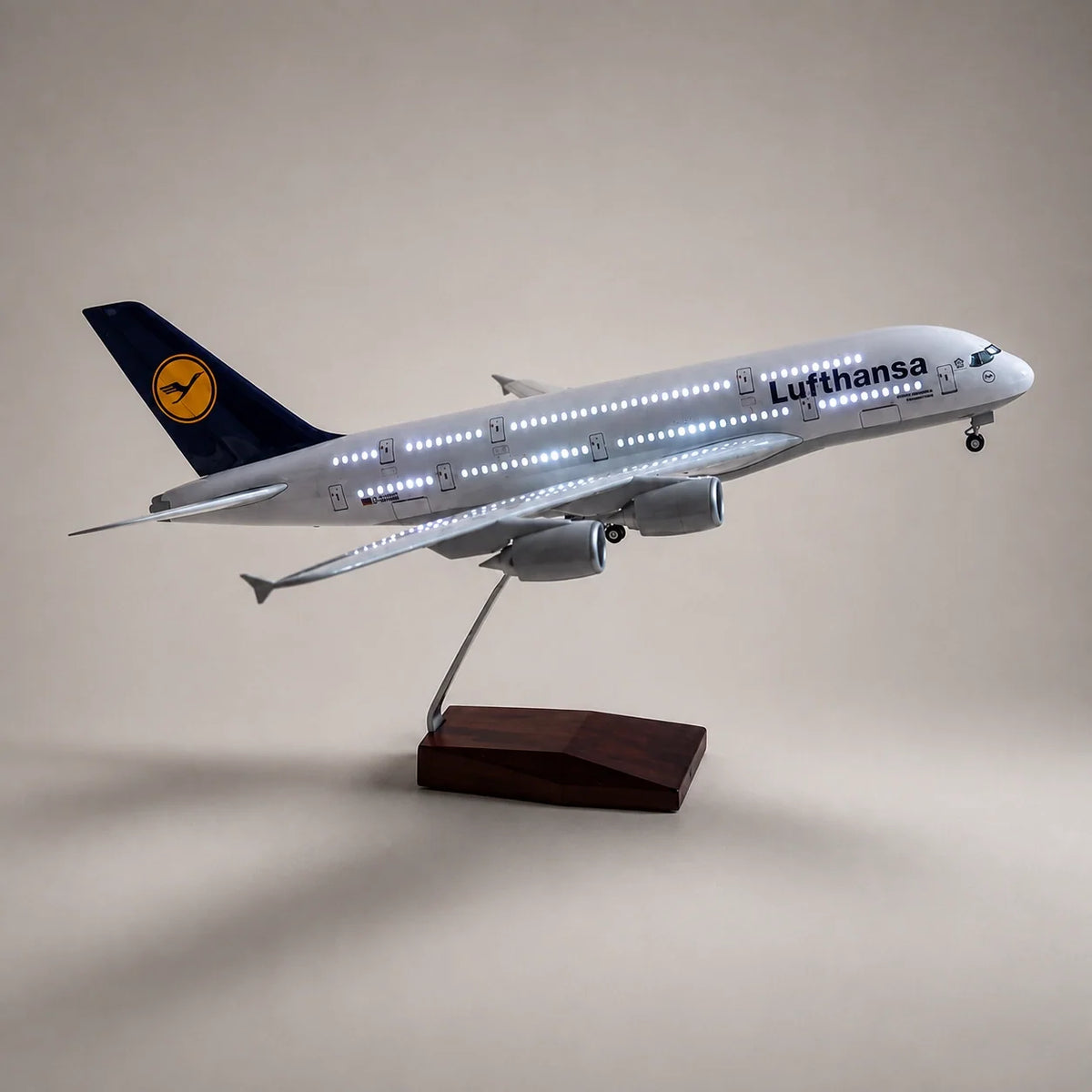 Lufthansa Airbus A380 Classic Livery 1:160 Scale Model — view 2