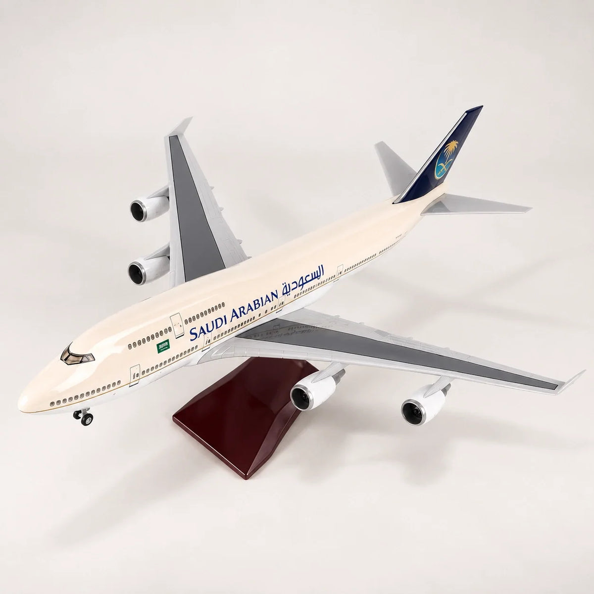 Saudia Boeing 747 1:150 Scale Model — view 5