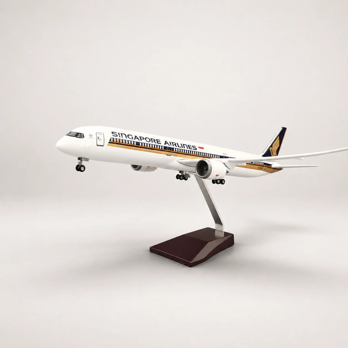 Singapore Airlines Boeing 787-10 1:145 Scale Model — view 5