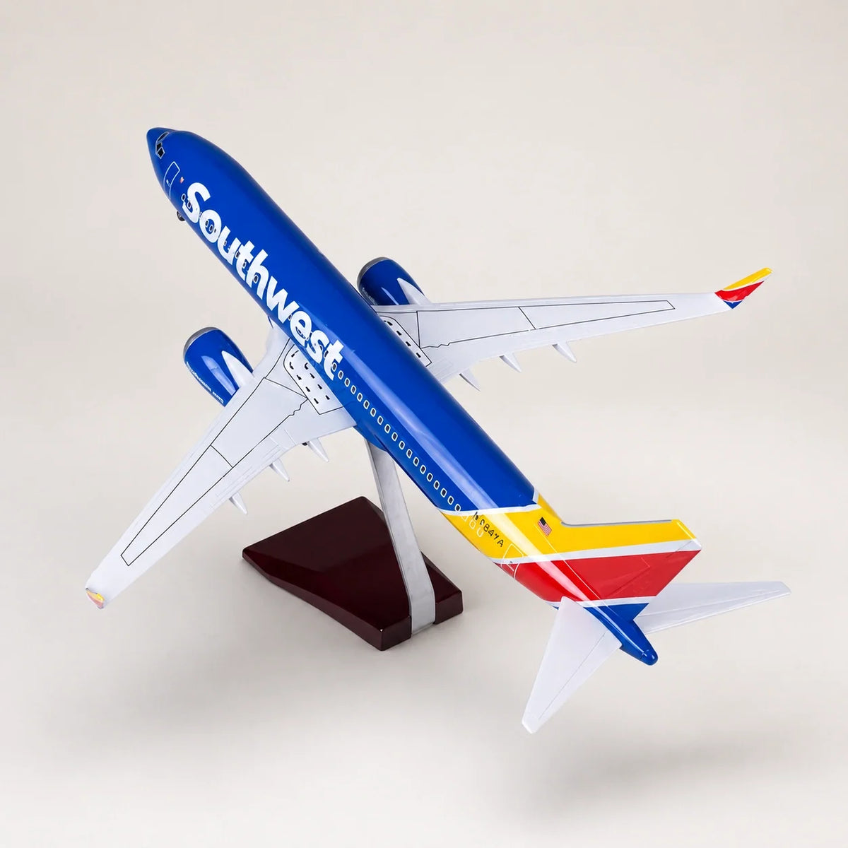 Southwest Airlines Boeing 737 1:85 Scale Model — view 2