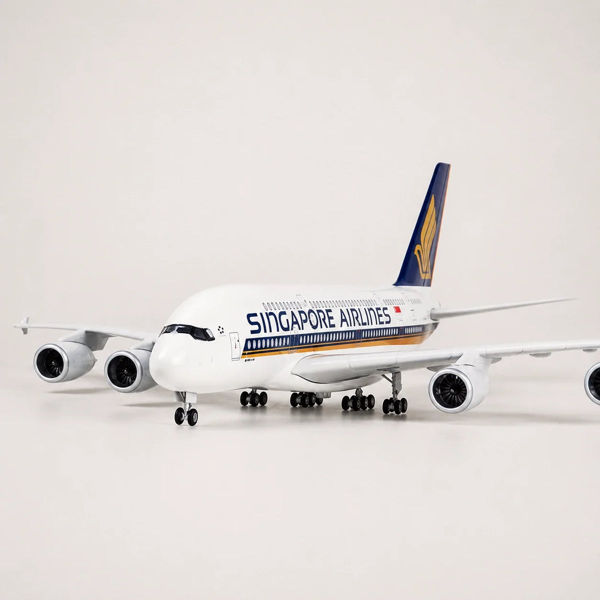 Singapore Airlines Airbus A380 1:160 Scale Model — view 8