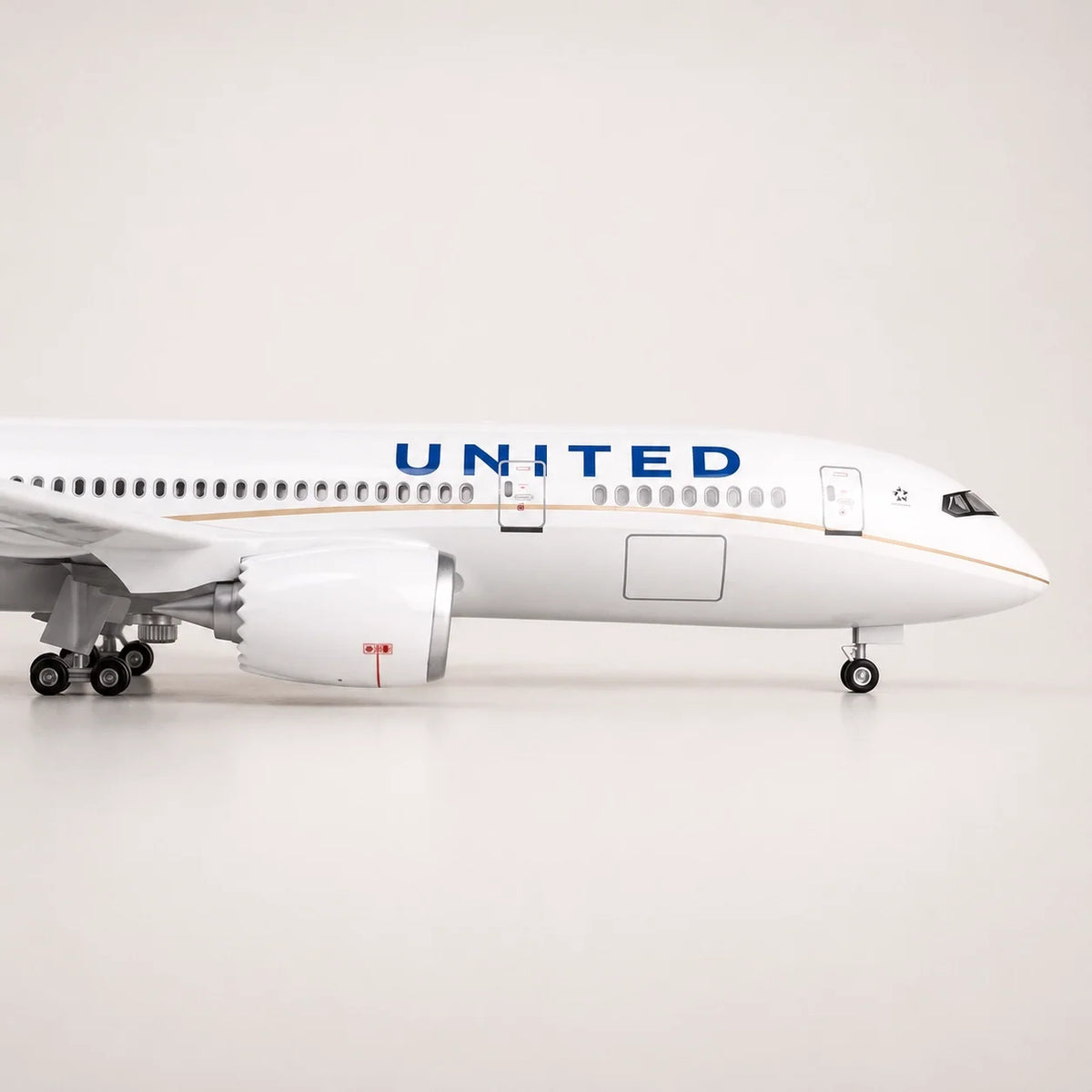 United Airlines Boeing 787 Dreamliner Classic Livery 1:130 Scale Model — view 11